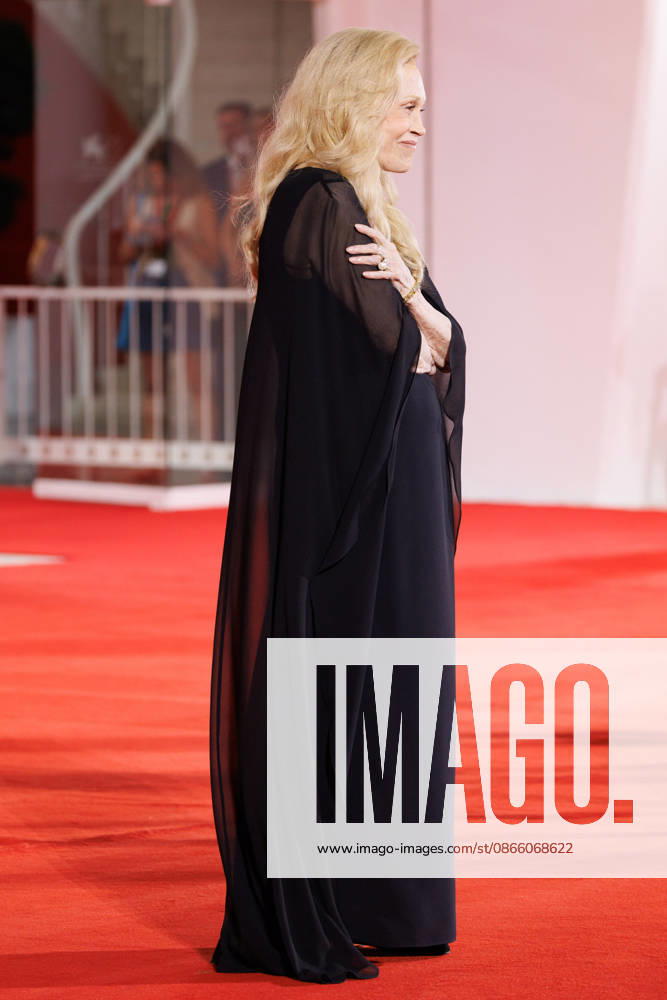 News - Kineo Award Red Carpet - The 83rd Venice International Film Festival VENICE, ITALY - SEPTEMBER 05: Faye Dunaway attends the Kineo Award Red Carpet during the 83rd Venice International Film Festival at Sala Grande on September 05, 2026 in Venice, Italy. Photo: Cinzia Camela. Lido di Venezia Palazzo del Cinema Italy