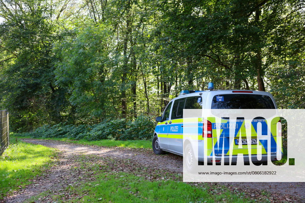 Verdächtiger Mann an Umspannwerk in Wuppertal-Ronsdorf entdeckt Aufmerksamen Zeugen fiel am Montagmorgen (07.09.2026) gegen 10:50 Uhr ein Mann mit Rucksack auf, welcher sich an einem Umspannwerk an der Lüttringhauser Straße in Wuppertal-Ronsdorf verdächtig verhielt. Nachdem er auf die Zeugen aufmerksam wurde, flüchtete er in ein angrenzendes Waldgebiet auf Remscheider Stadtgebiet, die Polizei löste aufgrund der aktuell angespannten Lage umgehend Großalarm aus. Kräfte aus Wuppertal und Remscheid umstellten das Waldgebiet und forderten weitere Kräfte zur Unterstützung an, daher kam auch eine Einsatzhundertschaft aus Dortmund zum Einsatz um den Wald zu durchsuchen. Neben zwei Polizeihubschraubern kam auch eine Drohne der Polizei zu