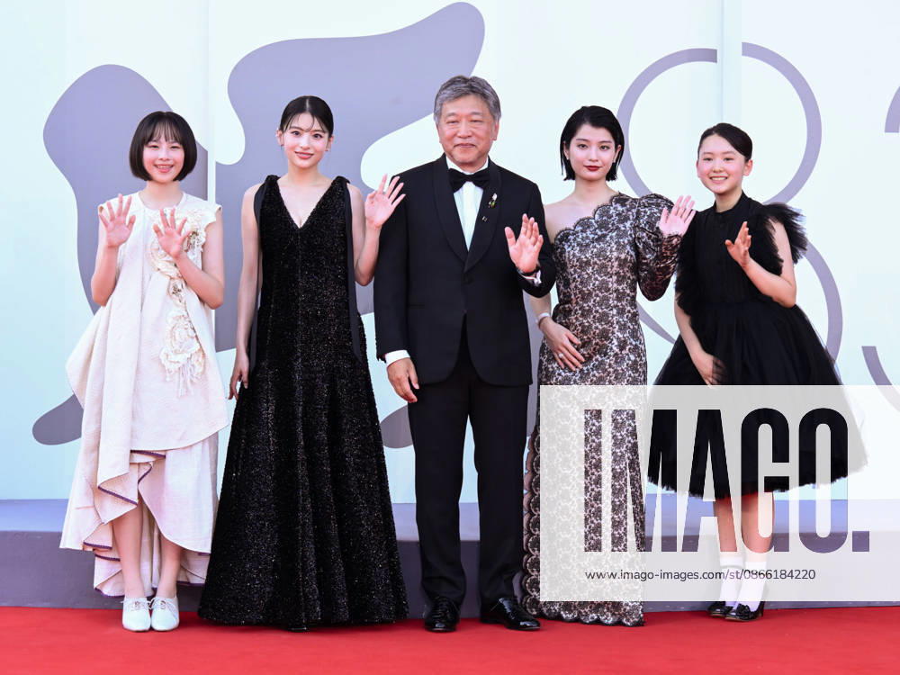 IPA88243251 - Venice, 83rd Venice International Film Festival 2026 - Night 6 - Red Carpet for the film LOOK BACK - Pictured: Furi Nanase, Natsuki Deguchi, Hirokazu Koreeda, Aju Makita, Rokka Okada