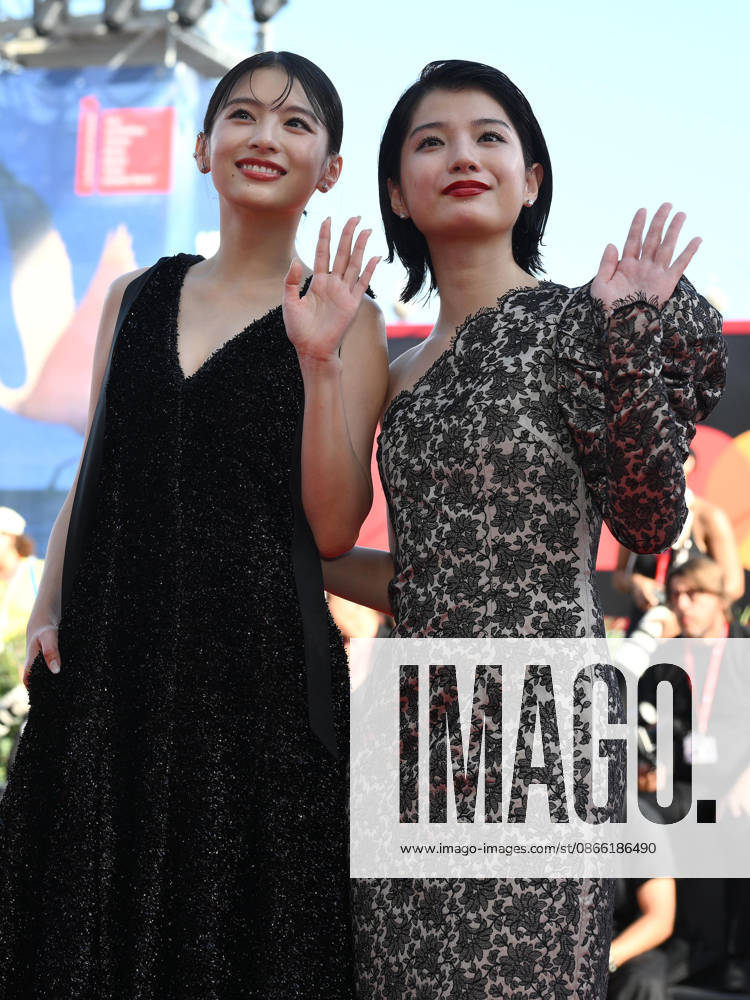Japanese actors Natsuki Deguchi (L) and Aju Makita arrive for the premiere of Look Back during the 83rd Venice Film Festival in Venice, Italy, 07 September 2026. The movie is presented in official competition Venezia 83 at the festival running from 02 to 12 September 2026. ANSA ETTORE FERRARI Venice ITALY - ZUMAa110 20260907_zaf_a110_067