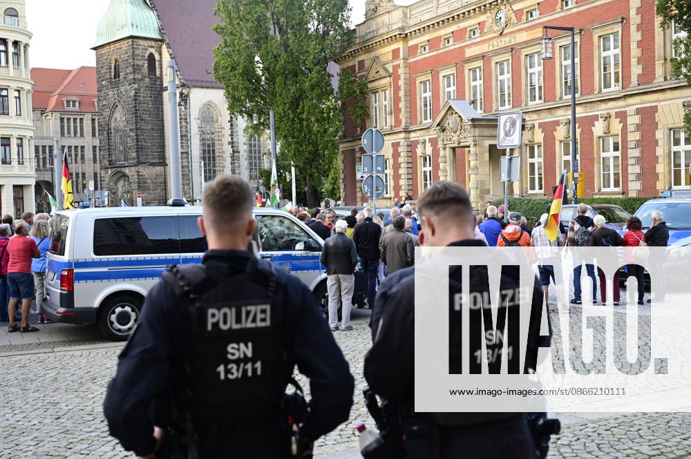 The traditional Monday demonstration in Görlitz, held today under the slogan 1,000 for Görlitz: Together, Peacefully, Visibly, with the stated goal of reaching the milestone of 1,000 participants at Postplatz. Background: The weekly Monday demonstrations in Görlitz are held under slogans call