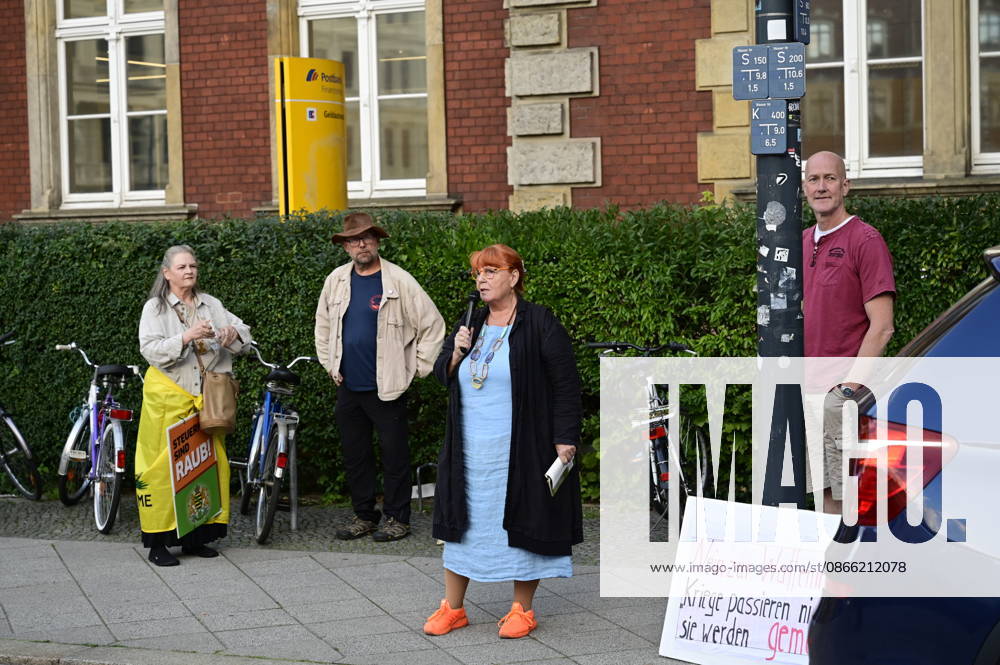 The traditional Monday demonstration in Görlitz, held today under the slogan 1,000 for Görlitz: Together, Peaceful, Visible, with the stated goal of reaching the milestone of 1,000 participants at Postplatz. Background: The weekly Monday demonstrations in Görlitz are held under slogans callin