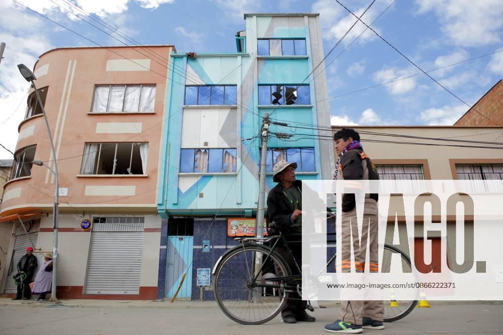 Homes Damaged After Deadly Military Base Explosions in Viacha VIACHA, BOLIVIA SEPTEMBER 7, 2026: Damage is seen to homes near the RAM-2 Bolivar? Mechanized Artillery Regiment, three days after explosions at the military installation in Viacha, near La Paz. The blast wave shattered windows and damaged walls and roofs in surrounding residential areas as rescue teams continued searching the site for missing people. Vincha Bolivia
