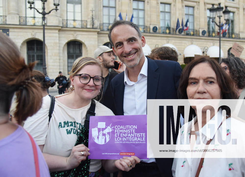 Politicians Join Feminist Coalition Press Briefing For Loi Integrale Against Sexual Violence - Paris Raphael Glucksmann during the rally against sexual violence for a comprehensive law Loi Integrale in front of the Ministry of Justice at Place Vendome in Paris, France on September 7, 2026. Photo by Alain Apaydin ABACAPRESS.COM Paris France