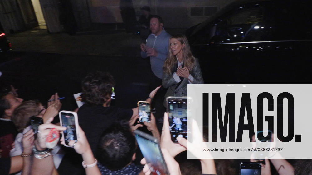Celine Dion Steals the Show for The Crowd of Fans Gathered Outside Her Hotel - Paris Videograbs - Canadian singer Celine Dion greets, sings, and poses for selfies with hundreds of fans gathered every evening outside her hotel ahead of her 16-date historic residency at Paris La Défense Arena. Paris, France, September 8, 2026. Videograbs by CLPRESS ABACAPRESS.COM Paris Ile-de-France France