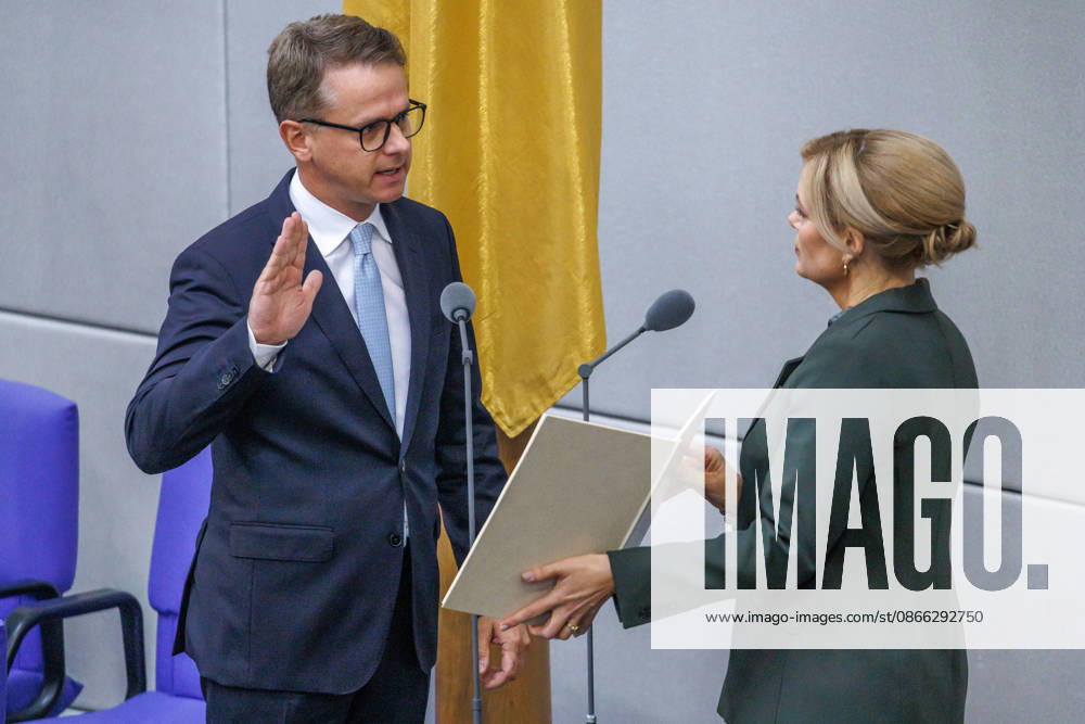 Bundestag Dr. Carsten Linnemann, Federal Minister of Health, taking his oath of office in the German Bundestag on September 8, 2026, in Berlin, Berlin, Germany, Bundestag