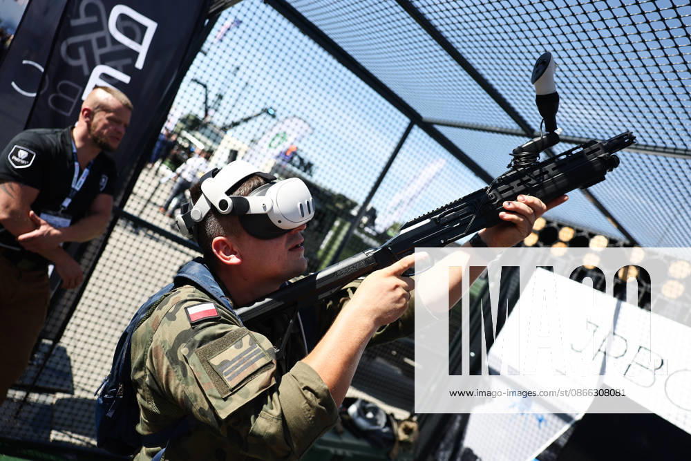34th International Defence Industry Exhibition in Poland KIELCE, POLAND - SEPTEMBER 8: A visitor uses a VR glasses during the 34th International Defence Industry Exhibition (MSPO) in Kielce, Poland, on September 8, 2026. Jakub Porzycki Anadolu Kielce Poland. Editorial use only. Please get in touch for any other usage.