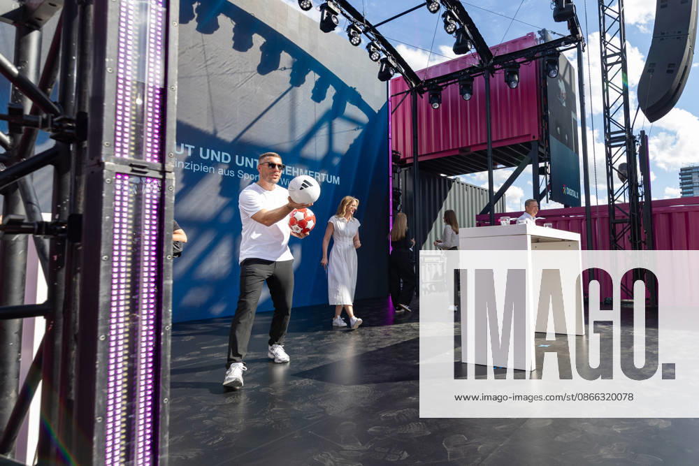 DIGITAL X 2026 at the Rheinauhafen in Cologne, September 8, 2026 Former national soccer player and 2014 World Cup champion Lukas PODOLSKI, along with Prof. Dr. Alena Buyx and Klaus Werner, visitors learn more at DIGIT