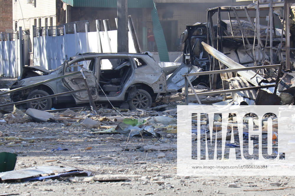 Rubble carpets a street near burnt-out cars in the Solomianskyi district after a Russian attack, Kyiv, Ukraine, September 8, 2026. On Tuesday night, September 8, Russian forces launched another massive strike on the Ukrainian capital with ballistic and cruise missiles, as well as jet UAVs. The attack caused significant damage to civilian infrastructure, residential areas, and business facilities. Three people were killed, and 19 were injured. (Photo by Pavlo Bahmut Ukrinform) Destruction and fires reported across Kyiv districts after Russian attack