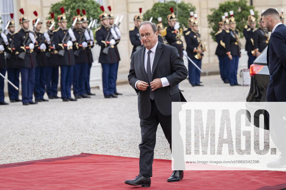 French State dinner for South Korea s President - Paris Socialistes et Apparentes MP Francois Hollande and French actress Julie Gayet arrive for a State dinner organised by France s President Emmanuel Macron for South Korea s President Lee Jae Myung at the Elysee Presidential Palace, in Paris on September 8, 2026.Photo by Eliot Blondet ABACAPRESS.COM Paris France France