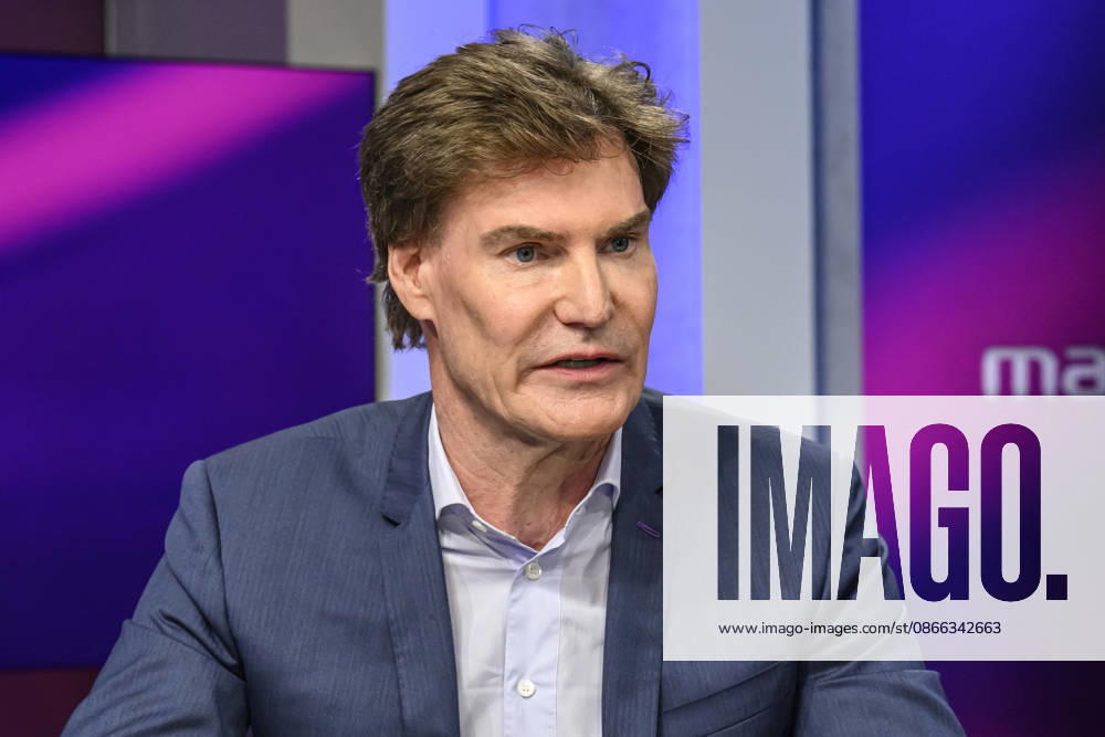 From left: Carsten Maschmeyer, entrepreneur, demonstrates, explains, GER, Berlin, studio, guest on – Maischberger, political talk show, TV, program, hosted by – Sandra Maischberger, Das Erste, from Adlershof – At Studio 20, September 8, 2026,