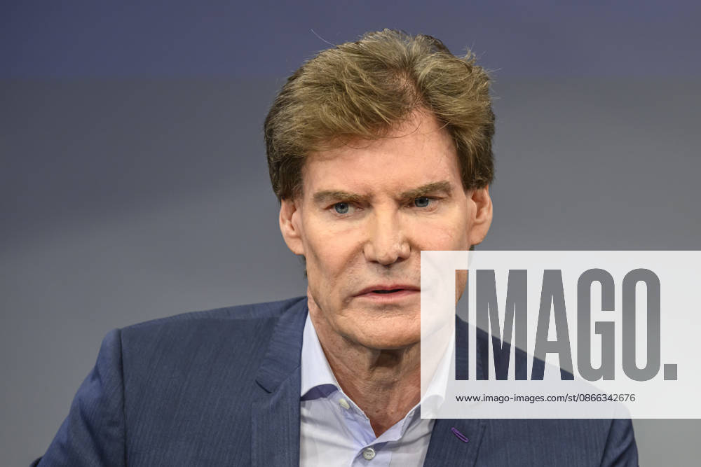 From left: Carsten Maschmeyer, entrepreneur, GER, Berlin, Studio, guest on *Maischberger*, political talk show, TV, program, with host Sandra Maischberger, Das Erste, from Adlershof, Am Studio 20, September 8, 2026,
