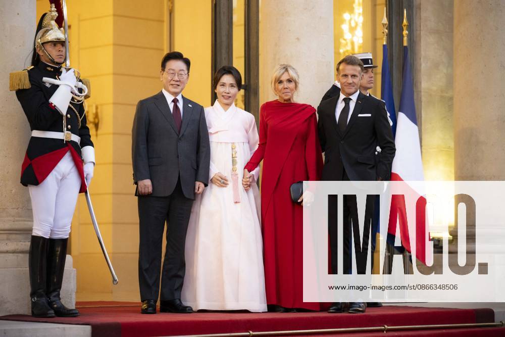 French State dinner for South Korea s President - Paris France s President Emmanuel Macron and his wife Brigitte Macron welcome South Korea s President Lee Jae Myung and his wife Kim Hye Kyung before for a State dinner organised by France s President Emmanuel Macron for South Korea s President Lee Jae Myung at the Elysee Presidential Palace, in Paris on September 8, 2026.Photo by Eliot Blondet ABACAPRESS.COM Paris France France