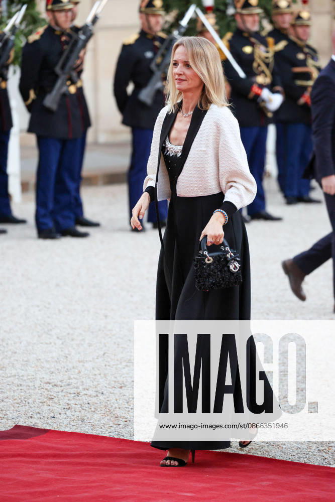 DiÌ‚ner d Etat en l honneur de Mr LEE Jae Myung, PreÌsident de la ReÌpublique de CoreÌe Delphine Arnault Emmanuel Macron et Brigitte Macron recoivent Mr LEE Jae Myung, PreÌsident de la ReÌpublique de CoreÌe et son à pouse, Kim Hye-kyung, à l occasion d un diner d à tat au Palais de l Elysà e à Paris, le 8 septembre 2026. French President, Emmanuel Macron and his wife, Brigitte Macron hosted Mr. LEE Jae Myung, President of the Republic of Korea, and his wife, Kim Hye-kyung, at a state dinner at the Elysà e Palace in Paris on September 8, 2026.