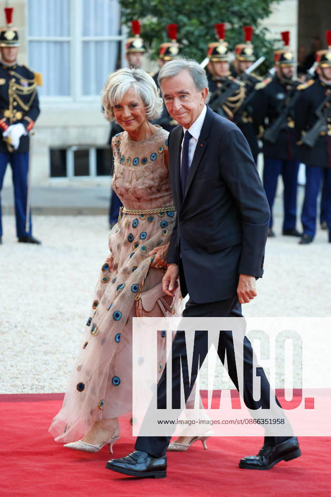 DiÌ‚ner d Etat en l honneur de Mr LEE Jae Myung, PreÌsident de la ReÌpublique de CoreÌe HÃ lene Mercier-Arnault and Bernard Arnault Emmanuel Macron et Brigitte Macron recoivent Mr LEE Jae Myung, PreÌsident de la ReÌpublique de CoreÌe et son Ã pouse, Kim Hye-kyung, Ã l occasion d un diner d Ã tat au Palais de l ElysÃ e Ã Paris, le 8 septembre 2026. French President, Emmanuel Macron and his wife, Brigitte Macron hosted Mr. LEE Jae Myung, President of the Republic of Korea, and his wife, Kim Hye-kyung, at a state dinner at the ElysÃ e Palace in Paris on September 8, 2026.
