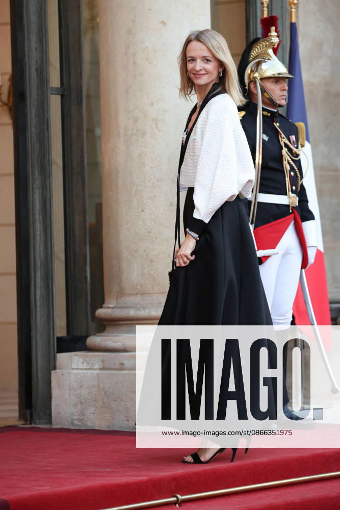 DiÌ‚ner d Etat en l honneur de Mr LEE Jae Myung, PreÌsident de la ReÌpublique de CoreÌe Delphine Arnault Emmanuel Macron et Brigitte Macron recoivent Mr LEE Jae Myung, PreÌsident de la ReÌpublique de CoreÌe et son à pouse, Kim Hye-kyung, à l occasion d un diner d à tat au Palais de l Elysà e à Paris, le 8 septembre 2026. French President, Emmanuel Macron and his wife, Brigitte Macron hosted Mr. LEE Jae Myung, President of the Republic of Korea, and his wife, Kim Hye-kyung, at a state dinner at the Elysà e Palace in Paris on September 8, 2026.
