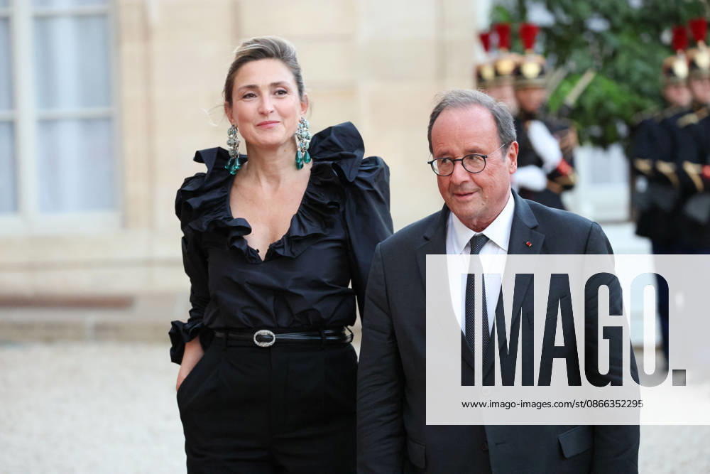 DiÌ‚ner d Etat en l honneur de Mr LEE Jae Myung, PreÌsident de la ReÌpublique de CoreÌe Francois Hollande and Julie Gayet Emmanuel Macron et Brigitte Macron recoivent Mr LEE Jae Myung, PreÌsident de la ReÌpublique de CoreÌe et son à pouse, Kim Hye-kyung, à l occasion d un diner d à tat au Palais de l Elysà e à Paris, le 8 septembre 2026. French President, Emmanuel Macron and his wife, Brigitte Macron hosted Mr. LEE Jae Myung, President of the Republic of Korea, and his wife, Kim Hye-kyung, at a state dinner at the Elysà e Palace in Paris on September 8, 2026.