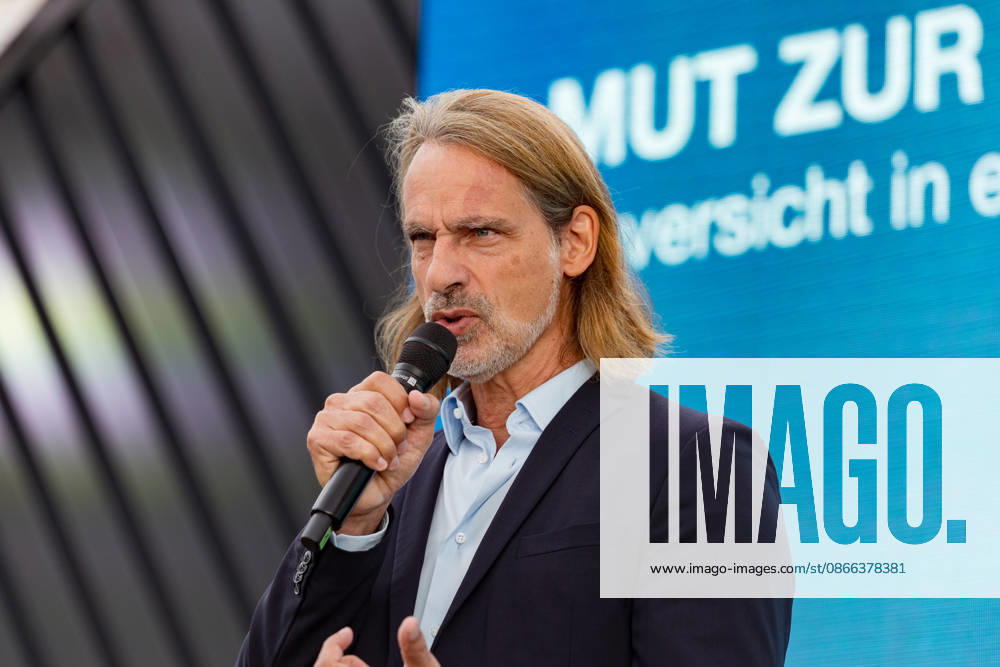DIGITAL X 2026 at the Rheinauhafen in Cologne, September 8, 2026 Keynote address by philosopher and journalist Richard David PRECHT Visitors learn more at DIGITAL X 2026, Deutsche Telekom’s annual digitalization event, at the Rheinauhafen in Cologne. Under the motto Navig