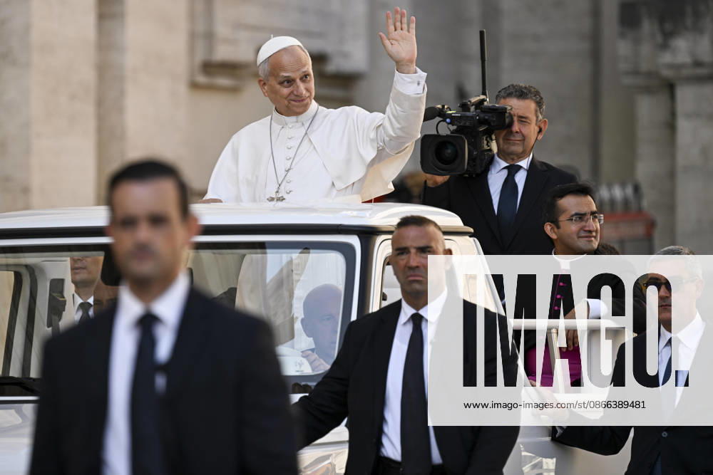 Pope Leo waves at faithfuls during his weekly General Audience in Saint Peter s Square, Vatican City, 9 September 2026. ANSA RICCARDO ANTIMIANI. Vatican City Vatican City - ZUMAa110 20260909_zaf_a110_004
