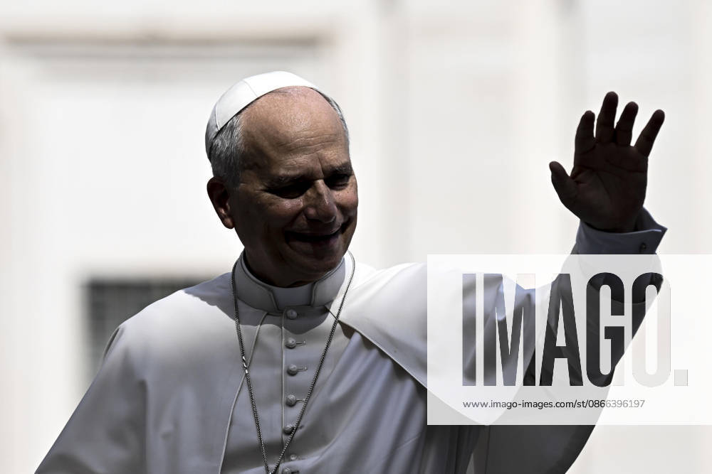 Pope Leo waves at faithfuls during his weekly General Audience in Saint Peter s Square, Vatican City, 9 September 2026. ANSA RICCARDO ANTIMIANI. Vatican City Vatican City - ZUMAa110 20260909_zaf_a110_011
