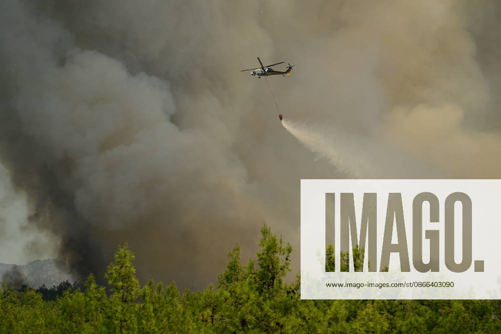 Firefighting efforts continue against wildfire in Turkiye s Antalya ANTALYA, TURKIYE - SEPTEMBER 09: A firefighting aircraft drops water over a wildfire that broke out in a forested area in Antalya s Aksu and Kepez districts on the evening of September 07 and spread across a wide area, as firefighting efforts continue from the air and on the ground in Antalya, Turkiye, on September 09, 2026. Orhan Cicek Anadolu Antalya Turkey. Editorial use only. Please get in touch for any other usage.