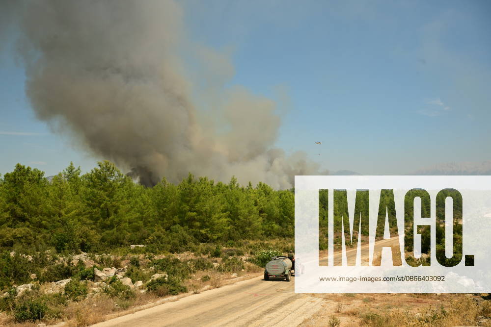 Firefighting efforts continue against wildfire in Turkiye s Antalya ANTALYA, TURKIYE - SEPTEMBER 09: A firefighting aircraft drops water over a wildfire that broke out in a forested area in Antalya s Aksu and Kepez districts on the evening of September 07 and spread across a wide area, as firefighting efforts continue from the air and on the ground in Antalya, Turkiye, on September 09, 2026. Orhan Cicek Anadolu Antalya Turkey. Editorial use only. Please get in touch for any other usage.