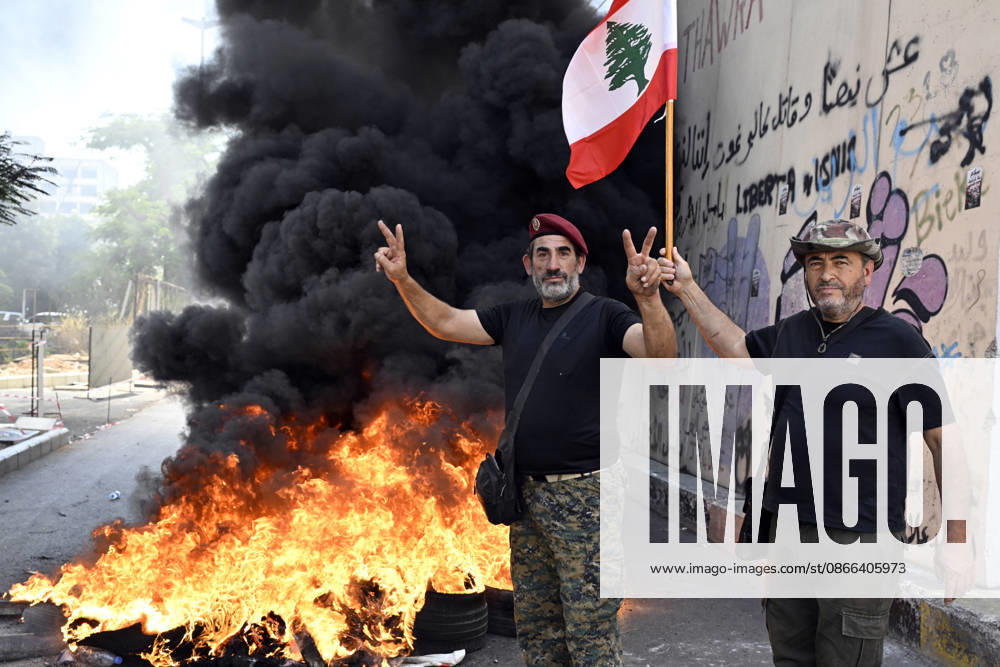Retired Lebanese soldiers protest 2027 draft budget in Beirut BEIRUT, LEBANON - SEPTEMBER 9: Retired Lebanese military personnel burn tires during a protest at Riad Al-Solh Square in central Beirut, Lebanon, on September 9, 2026. Demonstrators rallied near government and parliament buildings to oppose the draft 2027 state budget for failing to include pension increases, denouncing officials for broken promises and worsening living conditions amid the country s ongoing economic crisis. Houssam Shbaro Anadolu Beirut Lebanon. Editorial use only. Please get in touch for any other usage.
