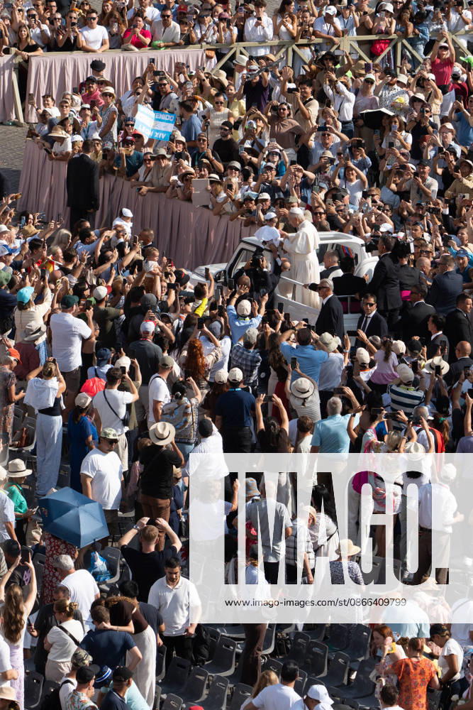 Pope Leo XIV At Weekly General Audience - Vatican City His Holiness Pope Leo XIV attends the weekly general audience at St Peter s Square in Vatican City, Vatican City on September 9, 2026. Photo by Andrea Bracaglia ABACAPRESS.COM Vatican Vatican City Vatican (or Holy See)