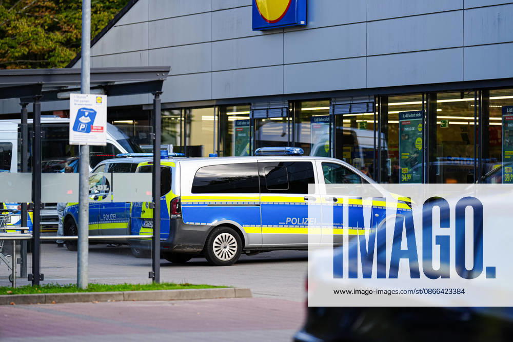 Ratzeburg: Police Operation Following a Homicide at a Lidl in Ratzeburg, September 9, 2026; Police at the Scene; Police Operation Following a Homicide at a Lidl in Ratzeburg