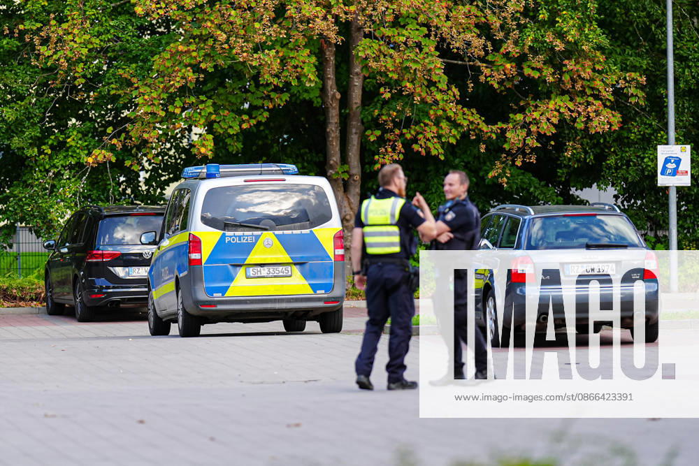 Ratzeburg: Police Operation Following a Homicide at a Lidl in Ratzeburg, September 9, 2026; Police at the Scene; Police Operation Following a Homicide at a Lidl in Ratzeburg