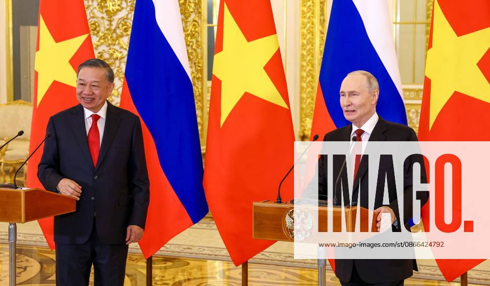 Russia Vietnam 9239642 09.09.2026 Vietnamese President To Lam and Russian President Vladimir Putin take part via videoconference in the opening of a laboratory for the study and prevention of infectious diseases at the Joint Russian-Vietnamese Tropical Research and Technology Centre in Hanoi during their meeting at the Kremlin in Moscow, Russia. Geodakyan Artem Sputnik Moscow Russia