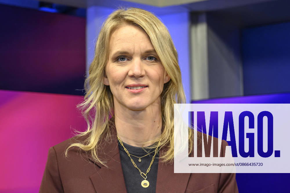 In the photo, from left: Julie Kurz, ARD, Germany, Berlin, studio, guest on *Maischberger*, political talk show, TV, program, with host Sandra Maischberger, *Das Erste*, from Studio 20 in Adlershof, September 9, 2026,