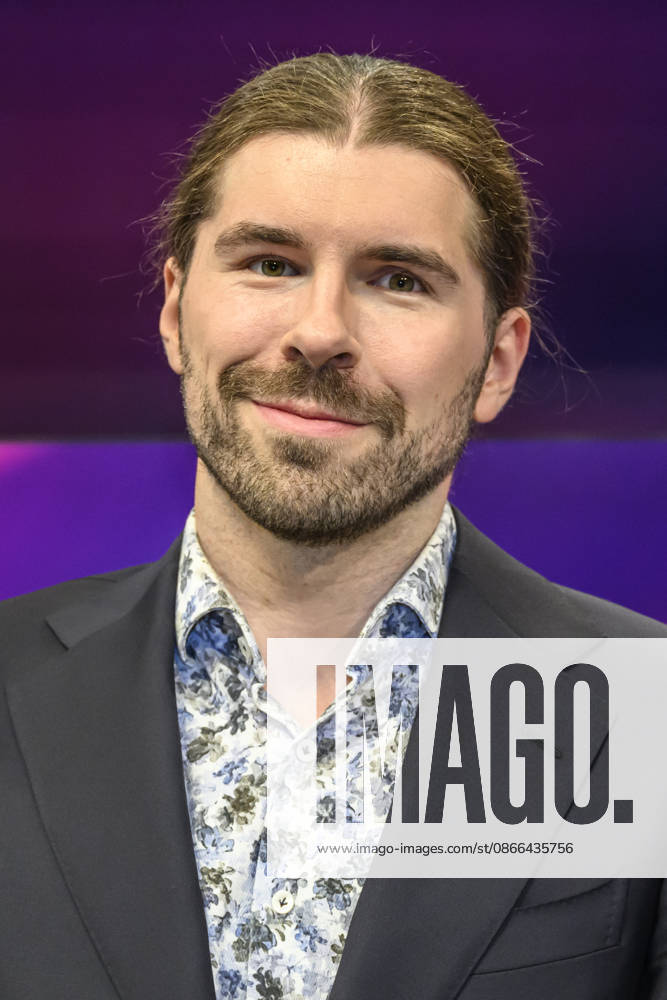 Pictured, from left: Alexander Prinz, author and YouTuber, GER, Berlin, studio, guest on Maischberger, political talk show, TV, program, with host Sandra Maischberger, Das Erste, from Adlershof, Am Studio 20, September 9, 2026,