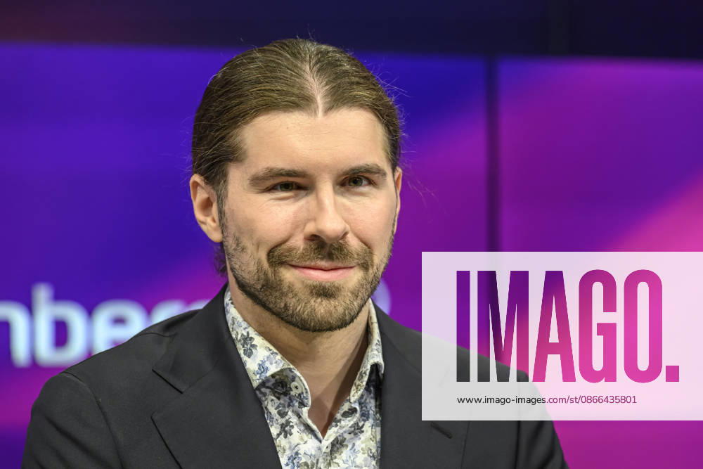 Pictured, from left: Alexander Prinz, author and YouTuber, Germany, Berlin, studio, guest on Maischberger, political talk show, TV, program, with host Sandra Maischberger, Das Erste, from Adlershof, Am Studio 20, September 9, 2026,
