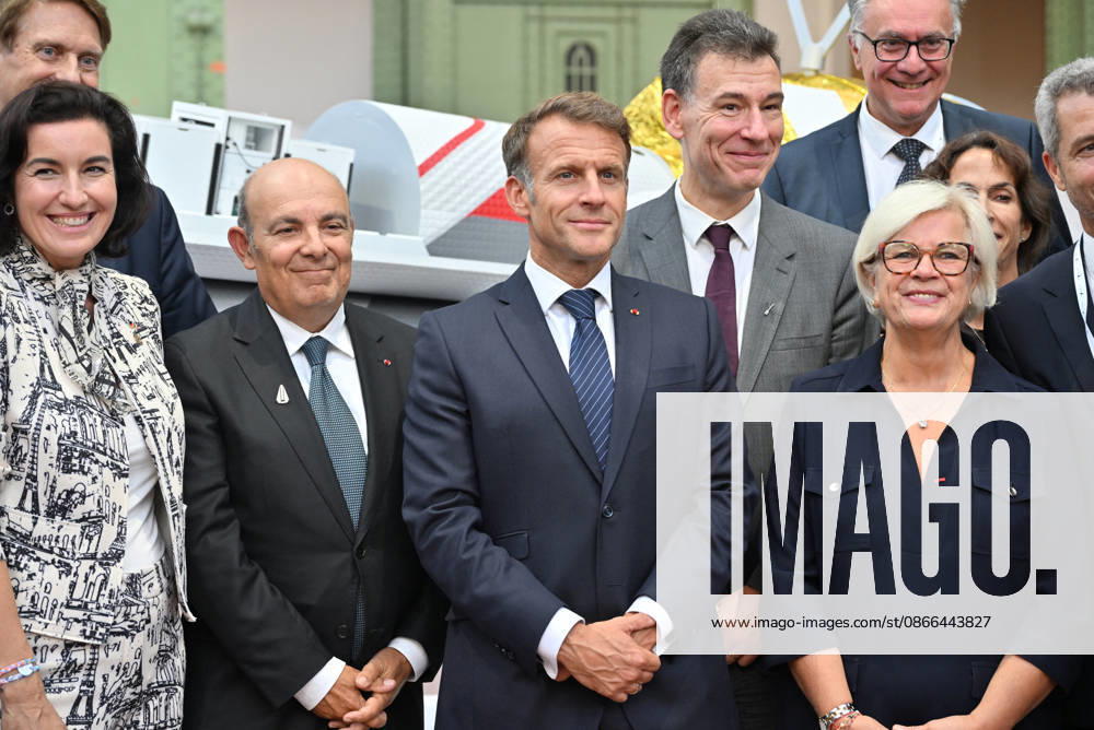French President Emmanuel Macron, Eric Trappier, CEO of Dassault Aviation; Minister of Higher Education and Research Philippe Baptiste; and Minister of the Armed Forces Catherine Vautrin pose with government and industry representatives in front of a scale model of Dassault’s Vortex space vehicle project. E Macron, President of the French Republic, during the International Space Summit on September 10, 2026, at the Grand Palais in Paris, on September 9, 2026. Nearly 1,100 companies from the space sector will also be present at the Grand Palais, demonstrating the exceptional mobilization of the global space ecosystem around this event, organized by France and Germany. The Summit will address all issues related to the development and innovat
