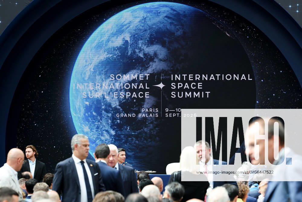 (260909) -- PARIS, Sept. 9, 2026 -- People gather during the International Space Summit at the Grand Palais in Paris, France, Sept. 9, 2026. The first International Space Summit opened Wednesday in Paris, bringing together heads of state and government, scientists, astronauts and industry representatives. ) FRANCE-PARIS-INTERNATIONAL SPACE SUMMIT WuxHuiwo