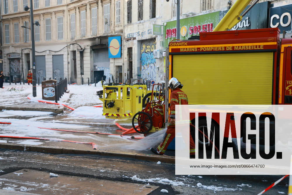 Fire at the MarchÃ du Soleil in Marseille: it took the fire brigade several hours to put out the blaze, which broke out at 2.19 am and destroyed around 500 mÂ². - 11 10 2026 - France Bouches-du-Rhone Marseille - SylvainxRostaingx Pictorium LePictorium_0340470