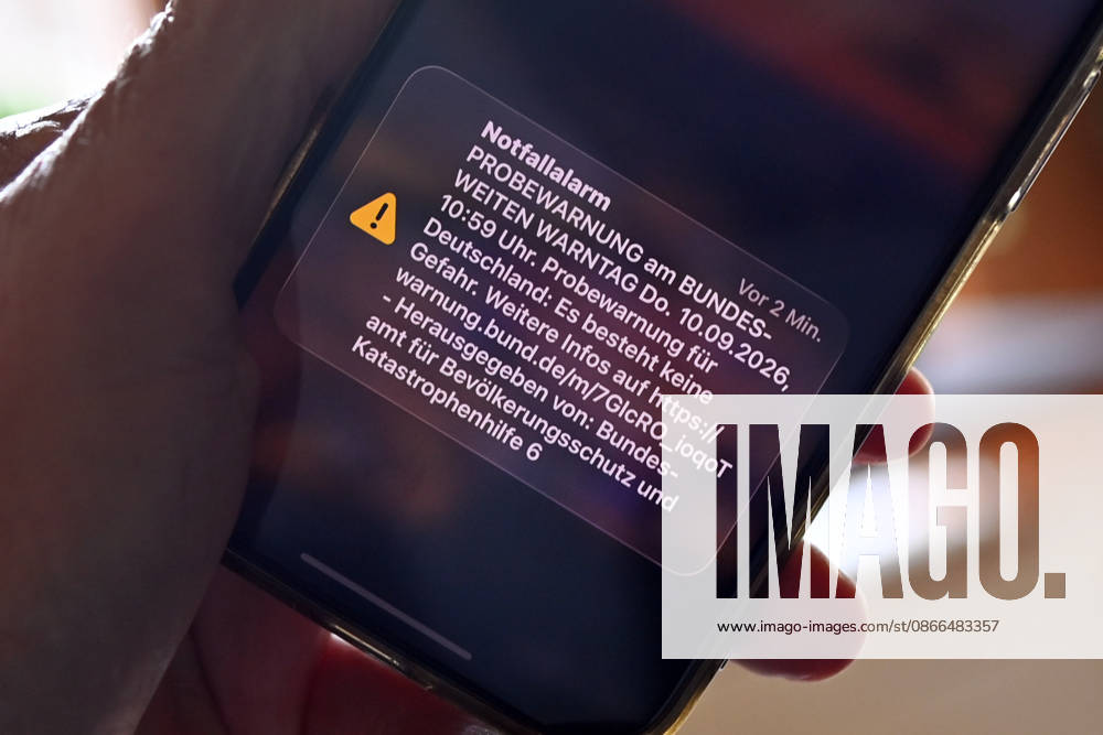 National Warning Day on September 10, 2026: Cell Broadcast Activation At exactly 11:00 a.m., a smartphone displays a cell broadcast emergency alert on the lock screen in observance of National Warning Day on September 10.