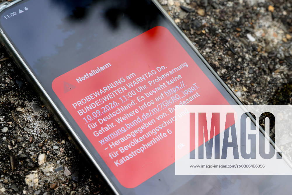 2026 National Warning Day (stock photo); starting at 11:00 a.m., warnings, test warnings, and test alarms were sent to cell phones and smartphones in Wolfsburg