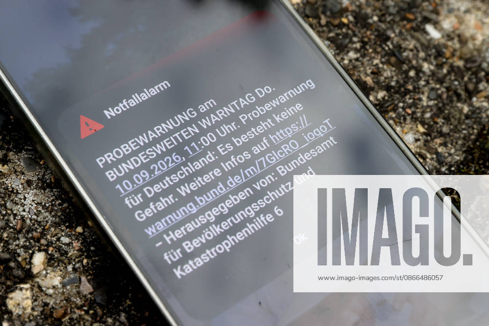 2026 National Warning Day (stock photo); starting at 11:00 a.m., warnings, test warnings, and test alarms were sent to cell phones and smartphones in Wolfsburg