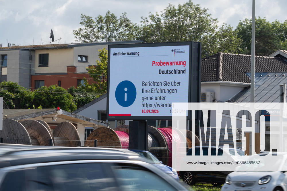 National Warning Day Test Alert on a Digital Billboard in Bonn, September 10, 2026 To mark National Warning Day 2026, a digital billboard operated by the outdoor advertising company Ströer on Federal Highway B9 in Bonn-Bad Godesberg displays the official warning from th