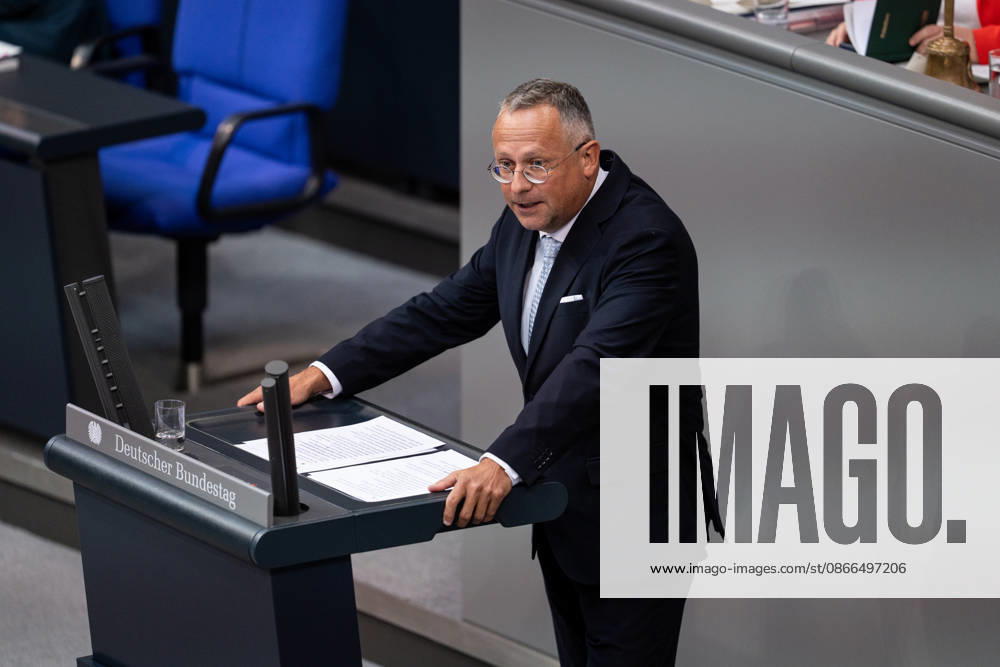 GER, Berlin, 93rd session of the German Bundestag in the plenary hall of the Reichstag building. Peter Felser (AfD) stands at the lectern and speaks.