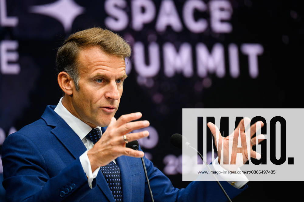 Emmanuel Macron, President of the French Republic, at the International Space Summit at the Grand Palais in Paris, France, on September 10, 2026. Caught between the United States and China, Europe intends to defend its position at the first international summit in Paris—an event snubbed by the American giants and one in which the German chancellor, despite being a co-organizer, is not participating. Eric Tschaen Pool Bestimage International Space Summit at the Grand Palais in Paris on September 10, 2026 Caught between the United States and China, Europe intends to defend its position at the first international summit in Paris—an event snubbed by the American giants and attended without the German chancellor, one of the event’s co-hosts Par