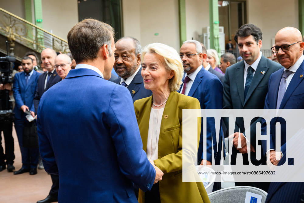 Emmanuel Macron, President of the French Republic, greets Ursula von der Leyen, President of the European Commission, during the International Space Summit at the Grand Palais in Paris, France, on September 10, 2026. Caught between the United States and China, Europe intends to defend its position at the first international summit in Paris—an event snubbed by the American giants and attended without the German chancellor, one of the event’s co-organizers. Eric Tschaen Pool Bestimage International Space Summit at the Grand Palais in Paris on September 10, 2026 Caught between the United States and China, Europe intends to defend its position at the first international summit in Paris—an event snubbed by the American giants and attended witho