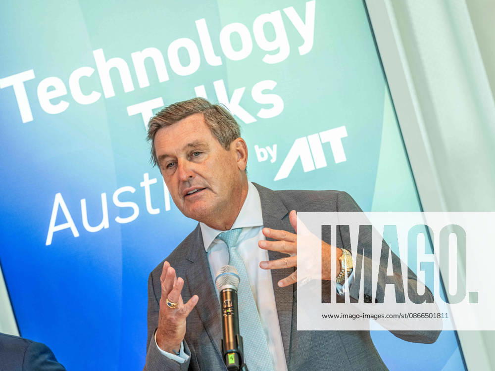 Press Reception for the Conference—Federal Minister of Innovation, Mobility, and Infrastructure Peter Hanke (SPÖ) on September 10, 2026, at the press reception for Technology Talks Austria 2026 at the Libelle MuseumsQuartier in Vienna, Vienna, Austria
