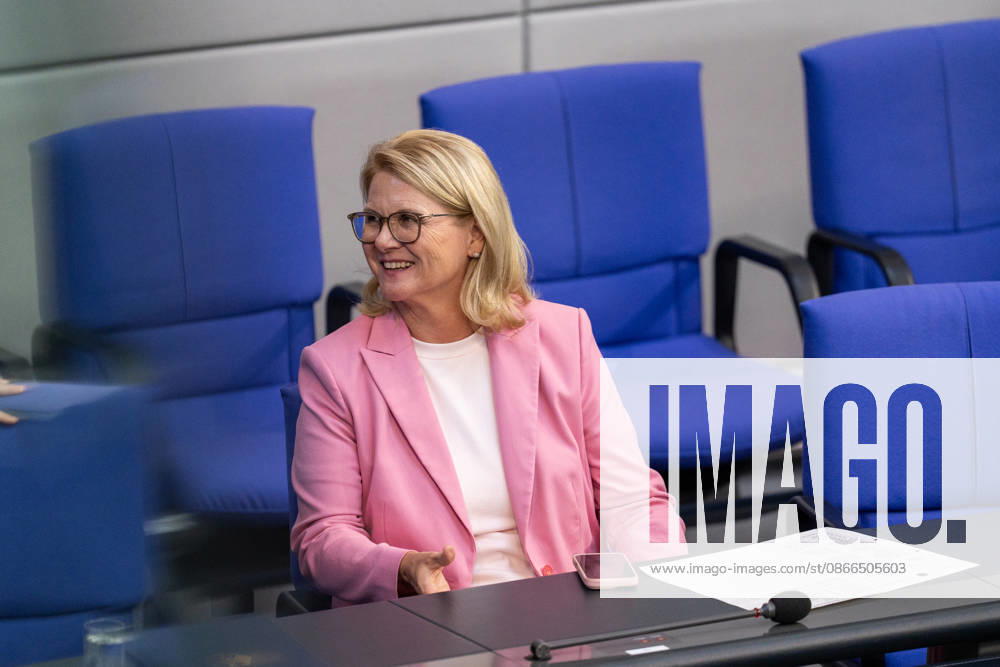 GER, Berlin, 93rd Session of the German Bundestag in the Plenary Hall of the Reichstag Building; Parliamentary State Secretary Sabine Poschmann