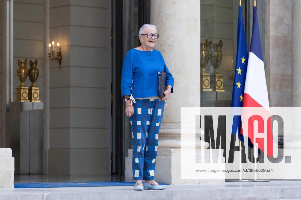 Weekly Cabinet Meeting - Paris French Urbanity and Decentralisation Minister Francoise Gatel leaving after the weekly cabinet meeting at the Elysee Palace in Paris, France on September 10, 2026. Photo by Rafael Lafargue ABACAPRESS.COM Paris France
