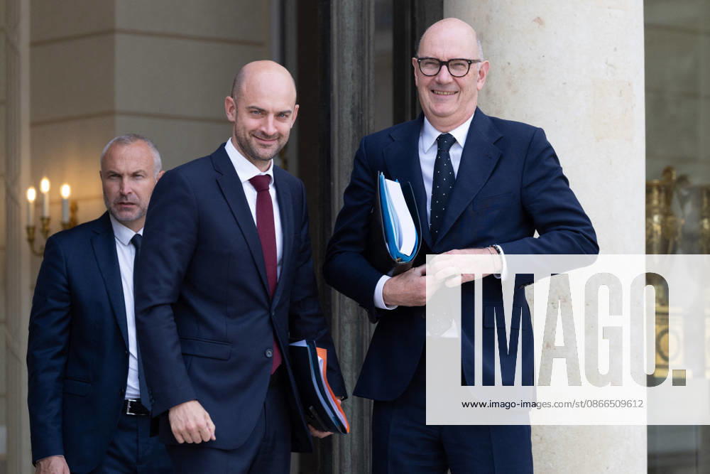 Weekly Cabinet Meeting - Paris French Foreign Affairs Minister Jean-Noel Barrot (L) and French Economy, Finances and Industry Minister Roland Lescure leaving after the weekly cabinet meeting at the Elysee Palace in Paris, France on September 10, 2026. Photo by Rafael Lafargue ABACAPRESS.COM Paris France