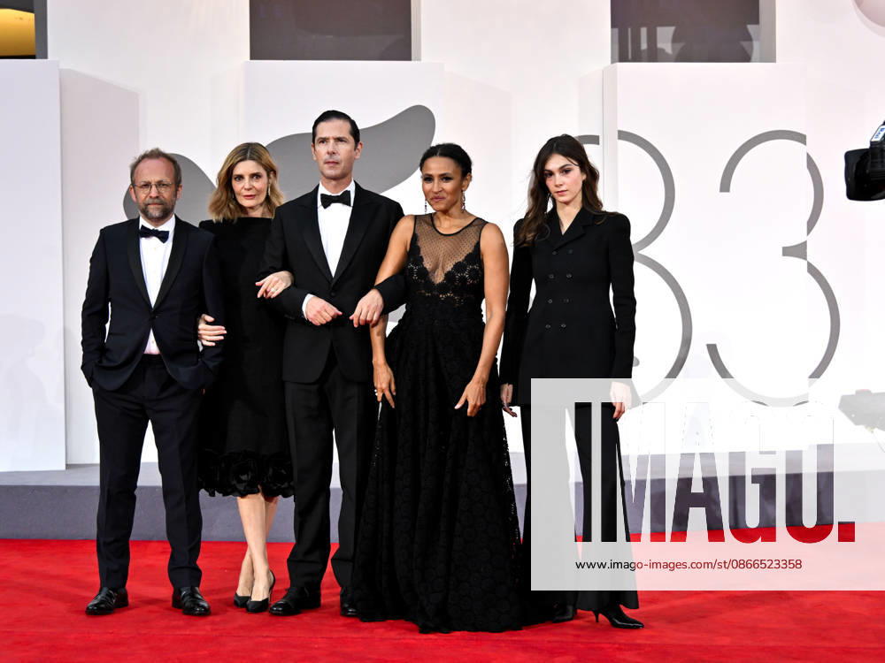 IPA88365177 - Venice, 83rd Venice International Film Festival 2026 - Night 9. Red Carpet for the film *UN PEU AVANT MINUIT*. Pictured: Nicolas Pariser, Chiara Mastroianni, Melvil Poupaud, Léonie Simaga, and Clara Pacini