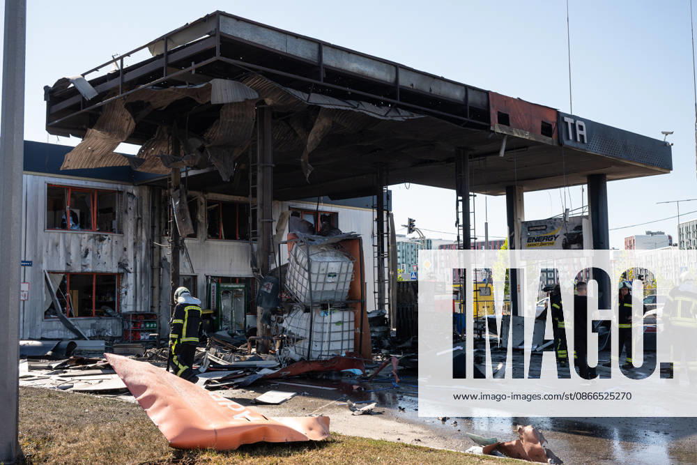 4 wounded in a Russian airstrike at a gas station in Kyiv KYIV, UKRAINE - SEPTEMBER 10: Aftermath of a Russian airstrike on a gas station in the Holosiivskyi district of Kyiv, Ukraine, on September 10, 2026. A Russian jet drone hit the gas station in Kyiv, severely damaging the building and injuring 4 people, 3 of whom were severely injured and required hospitalization. Danylo Antoniuk Anadolu Kyiv Ukraine. Editorial use only. Please get in touch for any other usage.